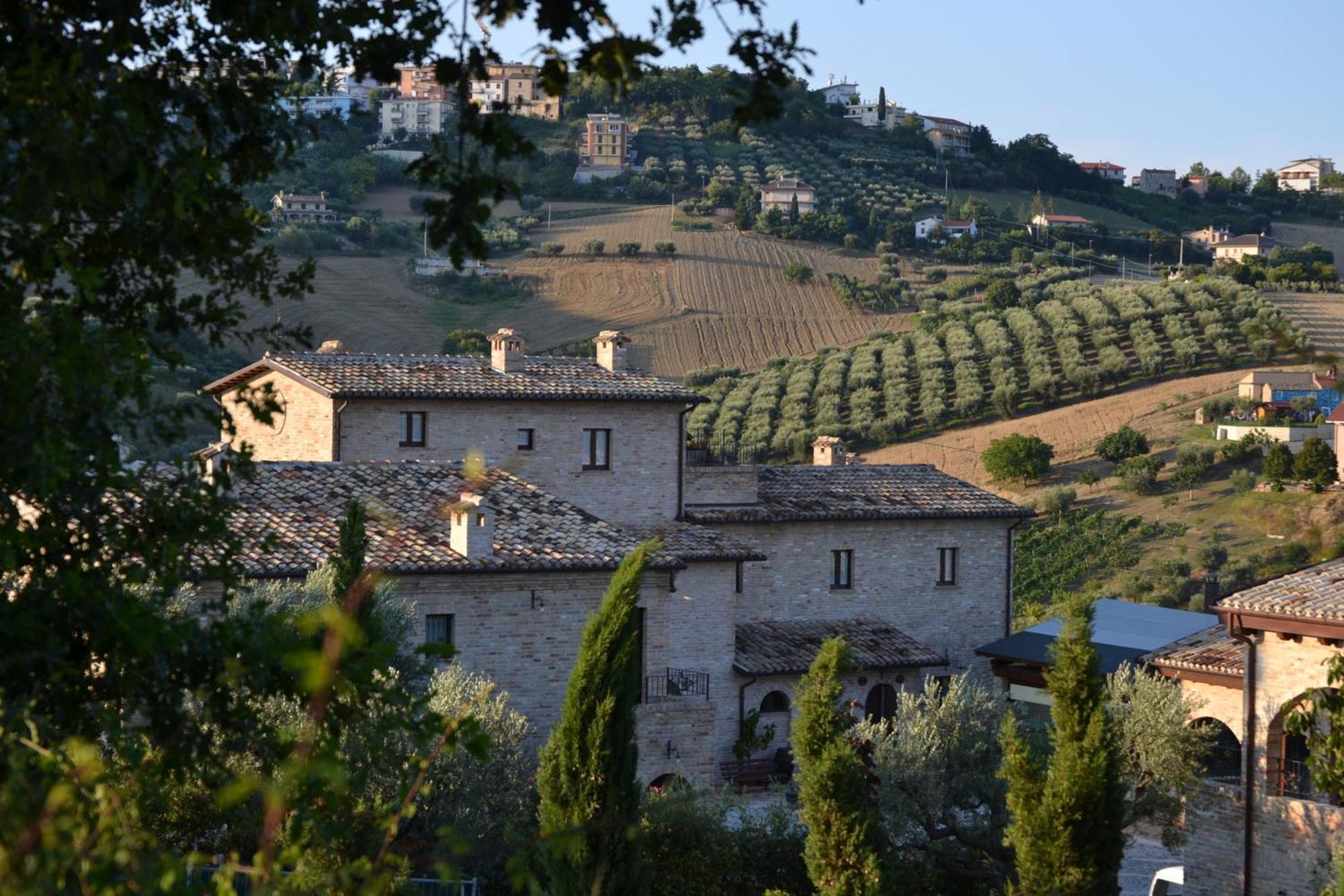 Agriturismo Il Sapore Della Luna Монтепрандоне Экстерьер фото