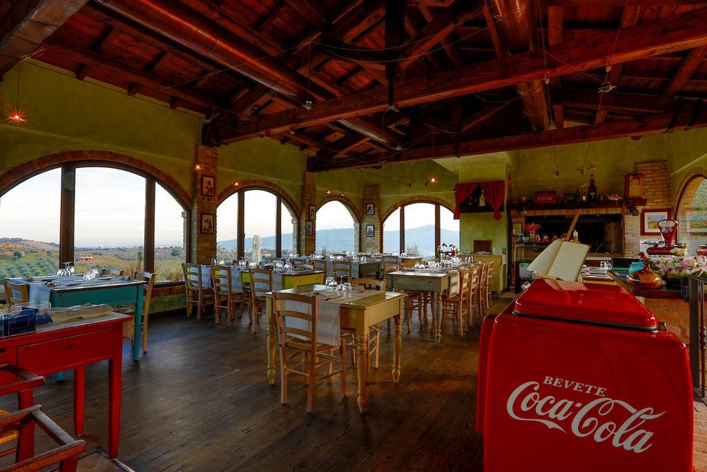 Agriturismo Il Sapore Della Luna Монтепрандоне Экстерьер фото