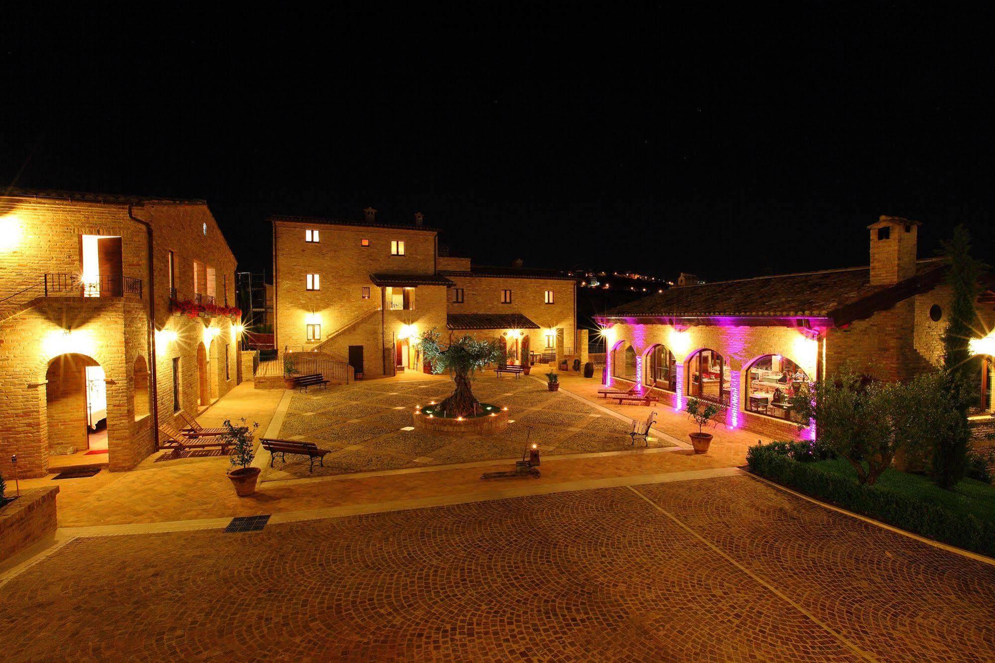Agriturismo Il Sapore Della Luna Монтепрандоне Экстерьер фото
