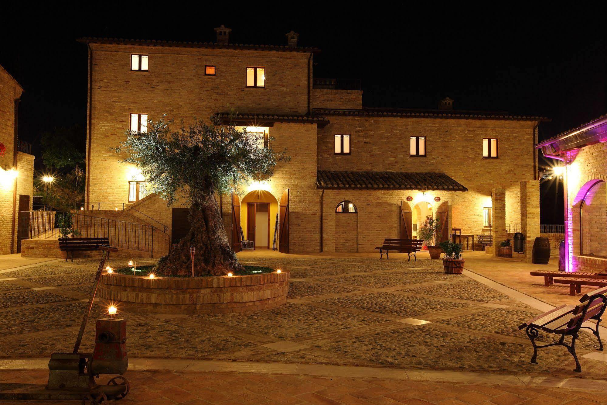 Agriturismo Il Sapore Della Luna Монтепрандоне Экстерьер фото
