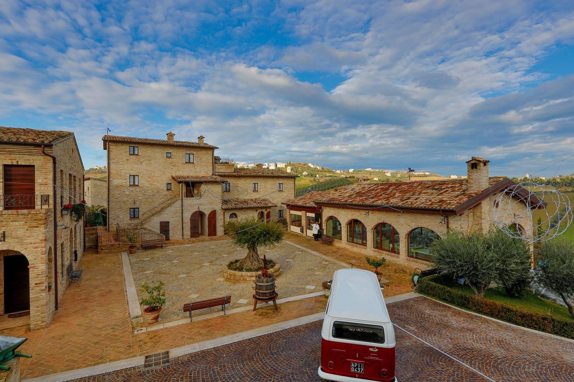 Agriturismo Il Sapore Della Luna Монтепрандоне Экстерьер фото