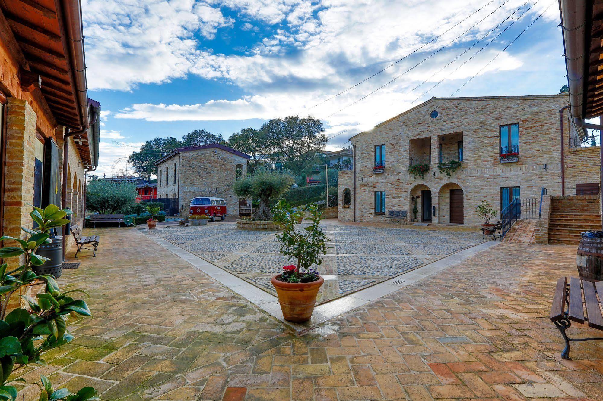Agriturismo Il Sapore Della Luna Монтепрандоне Экстерьер фото