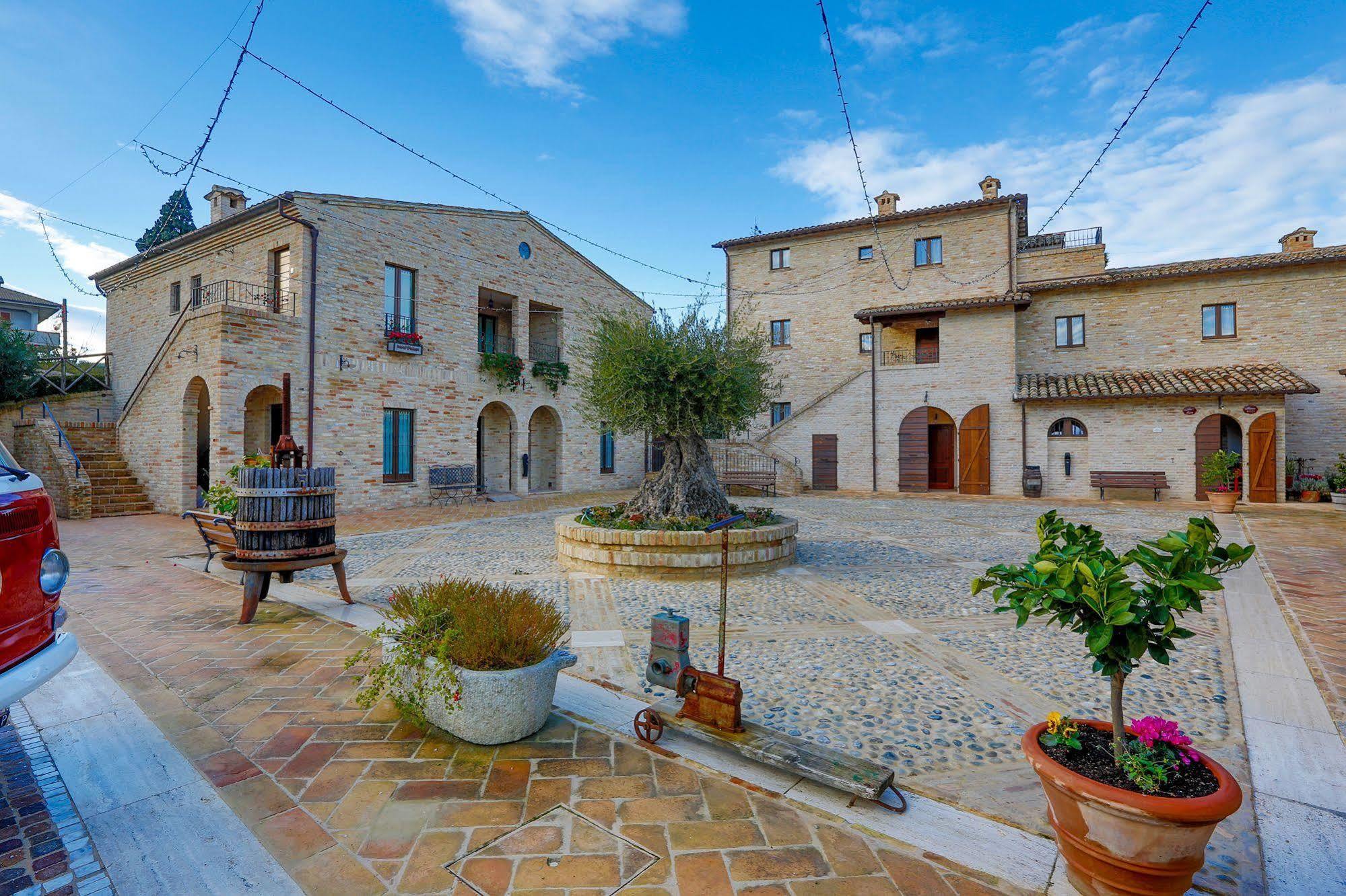 Agriturismo Il Sapore Della Luna Монтепрандоне Экстерьер фото